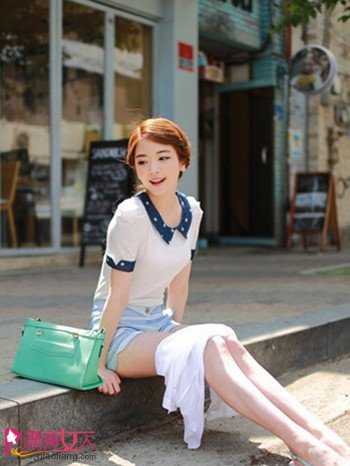 韩国最新街拍 短裤装扮秀出美腿