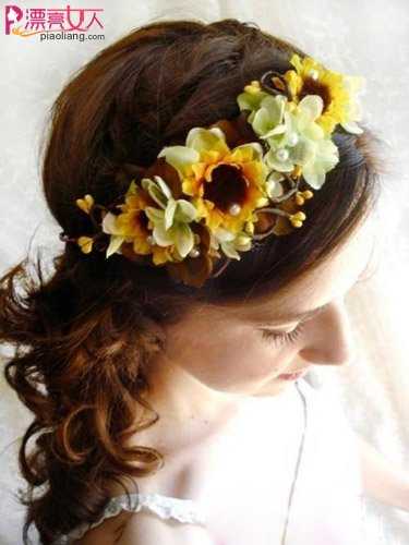  花朵点缀新娘发型 打造时尚婚礼