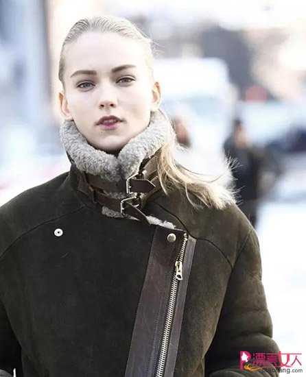  入冬怎么穿又暖又时髦？羊羔绒外套好看又暖暖