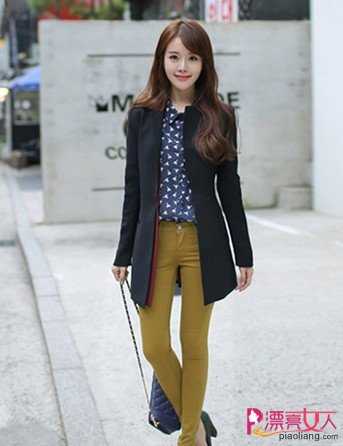  西装搭配紧身裤 穿出韩版时尚感