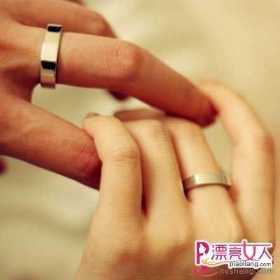  结婚戒指 新人必知婚戒的戴法和意义