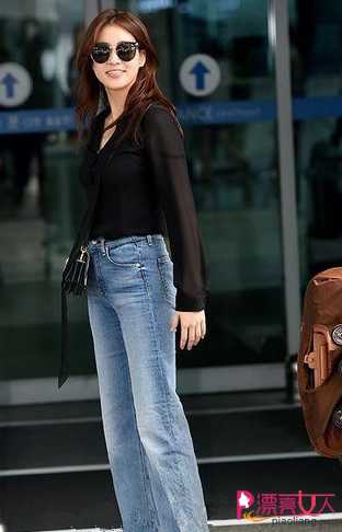  韩国女星最爱的破洞牛仔裤穿搭