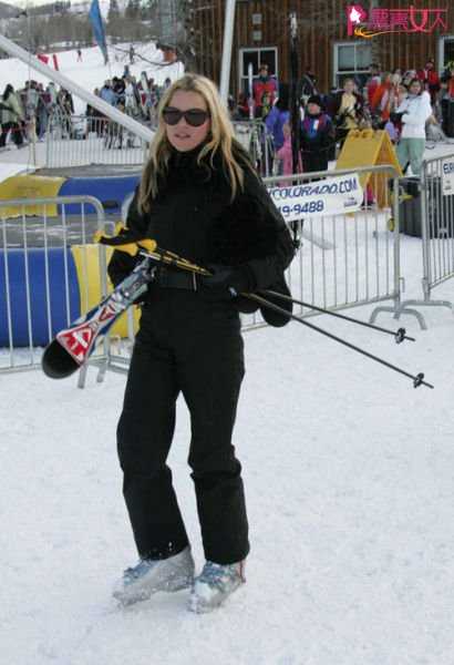  冬季奢华有型滑雪装 王妃领衔集体示范