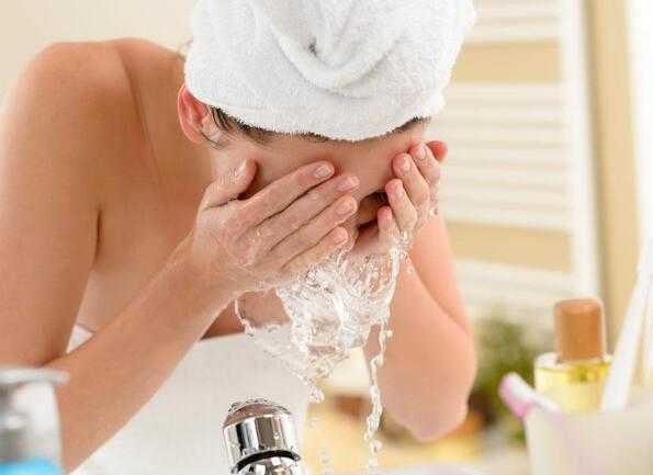  你的脸真的洗干净了吗？这样洗脸才护肤