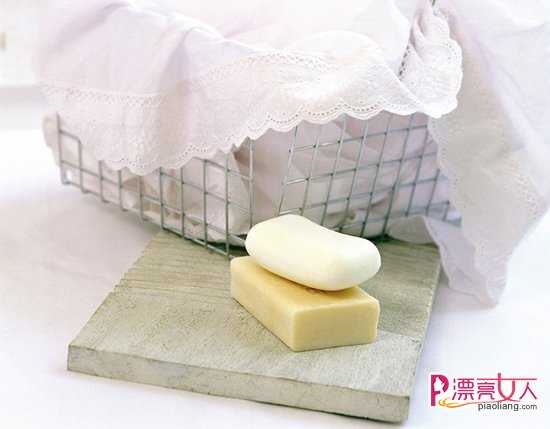  硫磺皂的正确使用方法 巧用“全能”硫磺皂