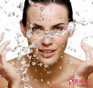  油性肤质怎么洗脸 正确清洁洗出无油肌肤