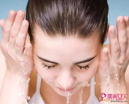  女生冬季怎么洗脸 这些方法教你如何远离干燥！