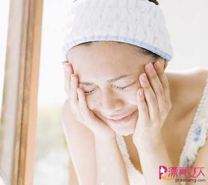  女生冬季怎么洗脸 这些方法教你如何远离干燥！