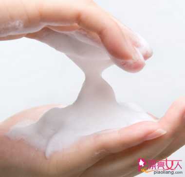  洗面奶洗脸的正确方法 五步洗出好肌肤！
