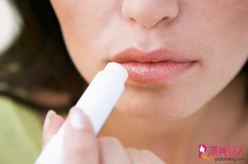  冬季怎么保养唇部 4种方法让你拥有丰润美唇