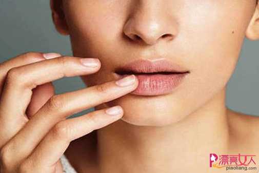  冬季怎么保养唇部 4种方法让你拥有丰润美唇