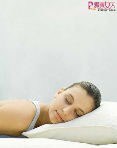  美容觉的潜在伤害 怎么睡才能美化肌肤