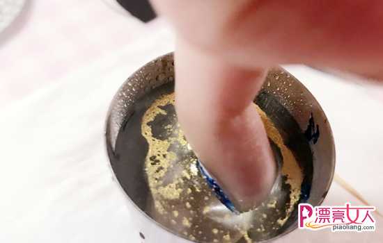  水染指甲油怎么做 青花瓷水染美甲教程