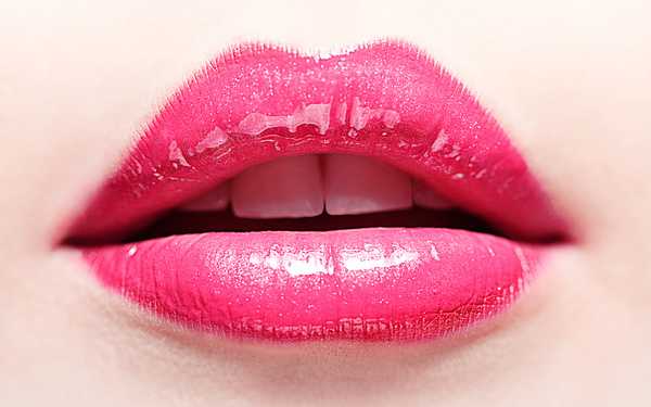  唇妆教程：唇部遮瑕+上色打造完美唇形