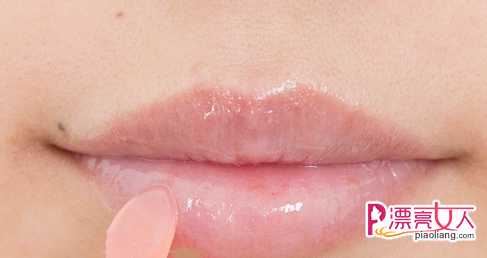  兰芝唇膜使用方法 沙漠唇必备神器夏天也要水嫩唇