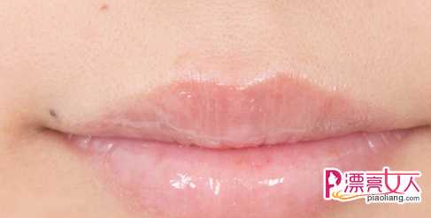 兰芝唇膜使用方法 沙漠唇必备神器夏天也要水嫩唇