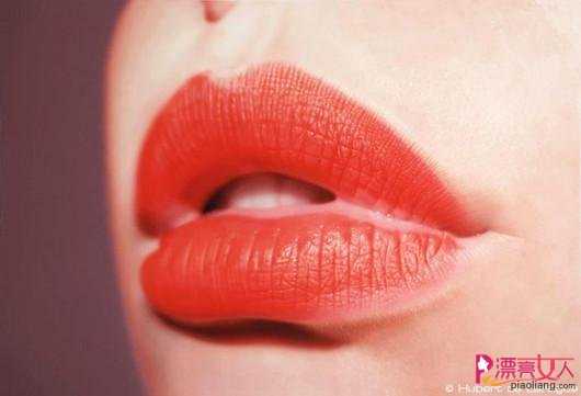  女人身体最吸引男人的部位 竟是嘴唇
