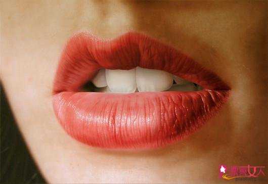  女人身体最吸引男人的部位 竟是嘴唇