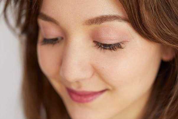  眼影蜜适合干性皮肤吗？如何画出适合干性皮肤的妆容？