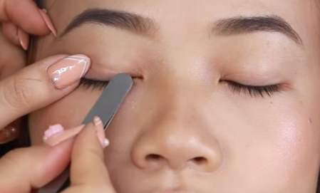  双眼皮贴能贴着睡觉吗？长期贴双眼皮贴有什么危害