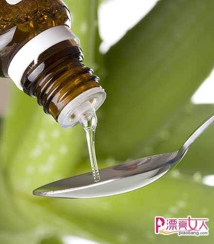  如何自制卸妆油？ 芦荟汁+橄榄油就足够