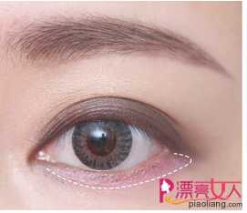  灰粉色眼妆怎么画 让你变得可爱又讨喜的教程眼妆