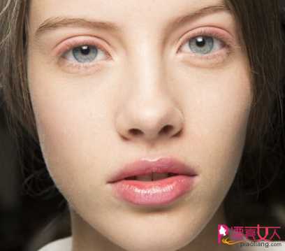  粉色眼影搭配 眼影+唇妆塑造不同效果