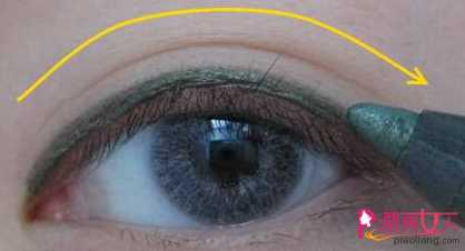  眼线笔如何画眼线 双眼皮眼线的正确画法