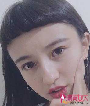  女生最流行二次元刘海发型 超萌二次元美女