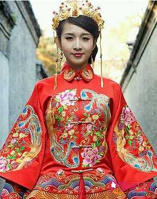  中式新娘发型盘发 复古喜庆美美的