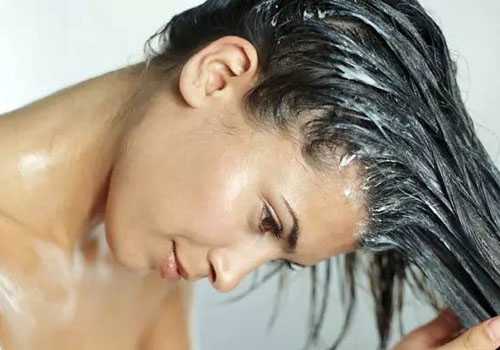  头发出油用什么洗发水最合适？看看你都用对了吗