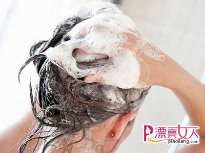  经常洗头会有什么危害 头发不能天天洗！