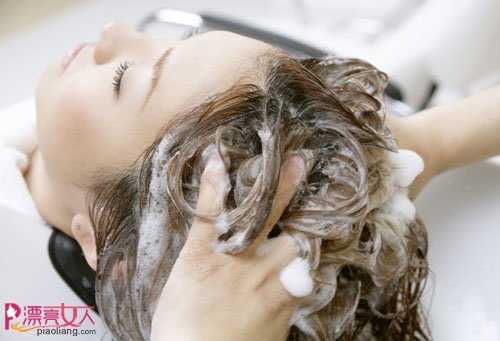  秀发护理步骤详解 养出水润长发