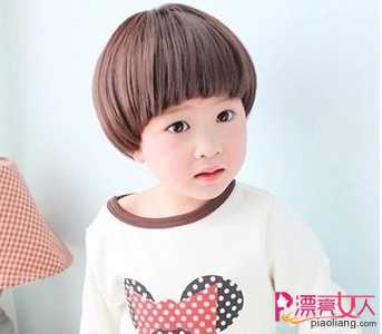  小男孩最新时尚流行蘑菇头 呆萌可爱的蘑菇头发型