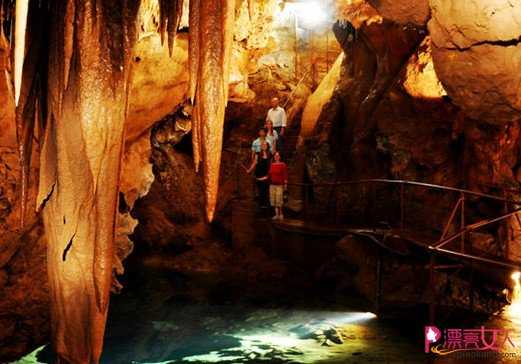  去澳洲岩洞探险 神秘惊艳的地下世界