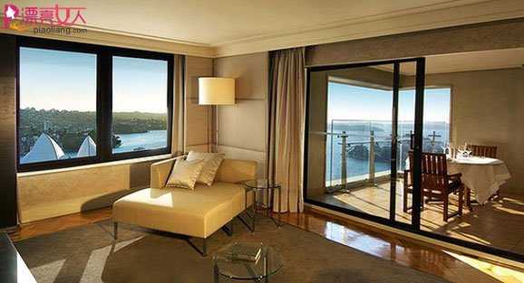  远眺：悉尼最奢华的酒店套房风景