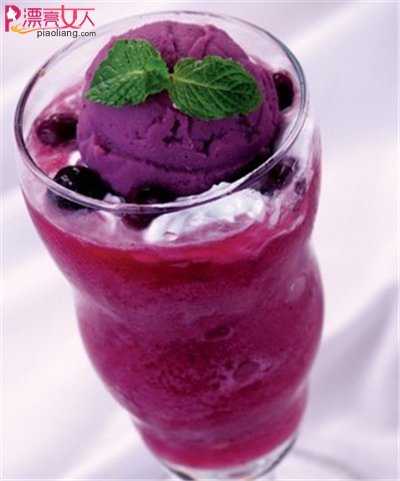  美味点心课堂 教你做蓝莓酸奶慕斯