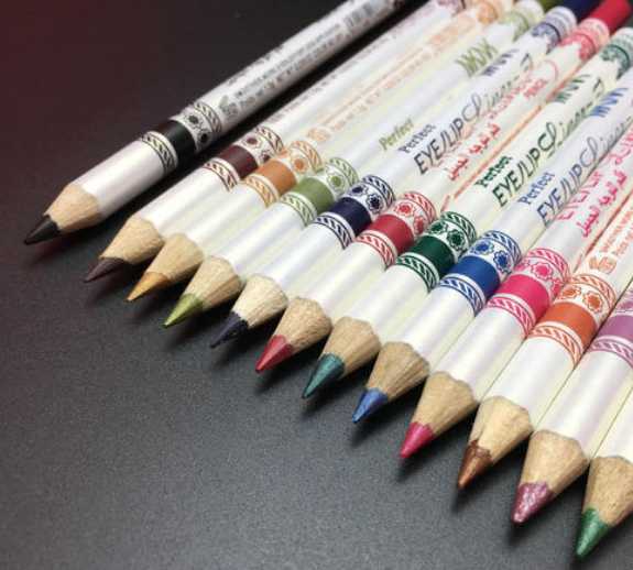  眼线胶笔比眼线液笔好用？眼线笔颜色如何选择？