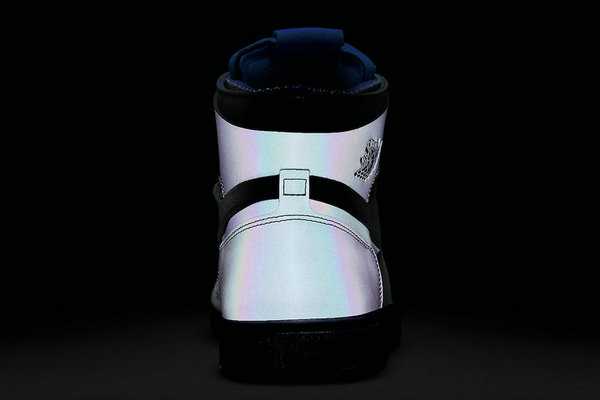  英雄联盟联名版 Air Jordan 1 Zoom Comfort 鞋款官图释出