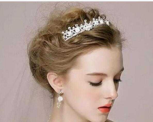 婚纱皇冠发型如何扎 五款女生婚纱皇冠发型欣赏