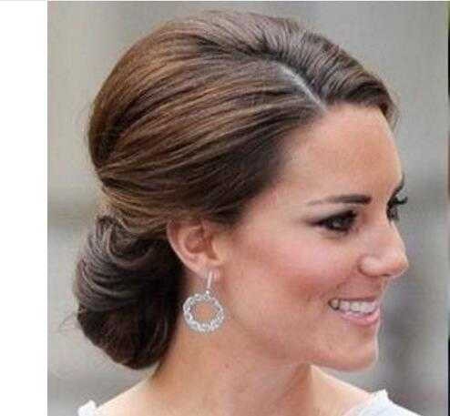  凯特王妃低盘发发型怎么扎