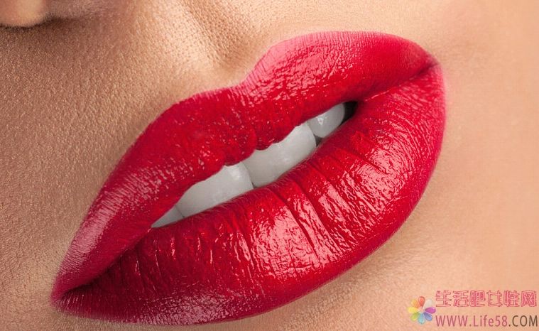 口红跟唇釉有哪些区别？口红跟唇釉哪个比较好用？
