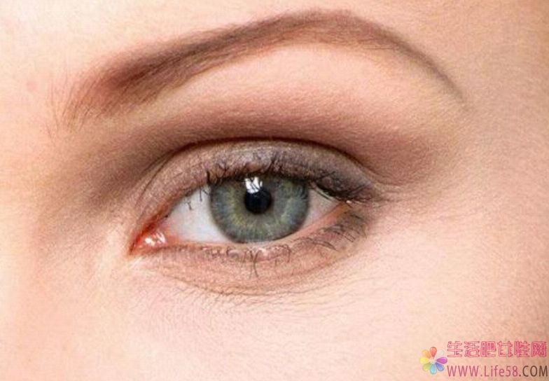  眼部的干纹细纹和皱纹有什么区别？干纹和细纹修复方法有什么不同？