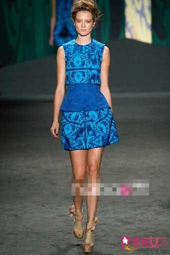  2013春夏潮流服饰 抽象条纹成主流