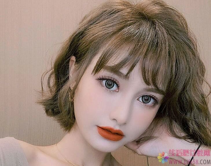  泡面头什么脸型做好看 原来你可以驾驭泡面头图片