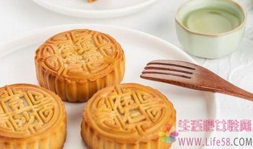  中秋月饼不用买，教你自己在家做，香甜又酥软比买的还好吃